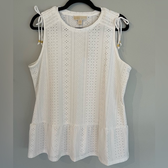 𝅺michael Kors Eyelet Peplum Sleeveless Top - Picture 10 of 11